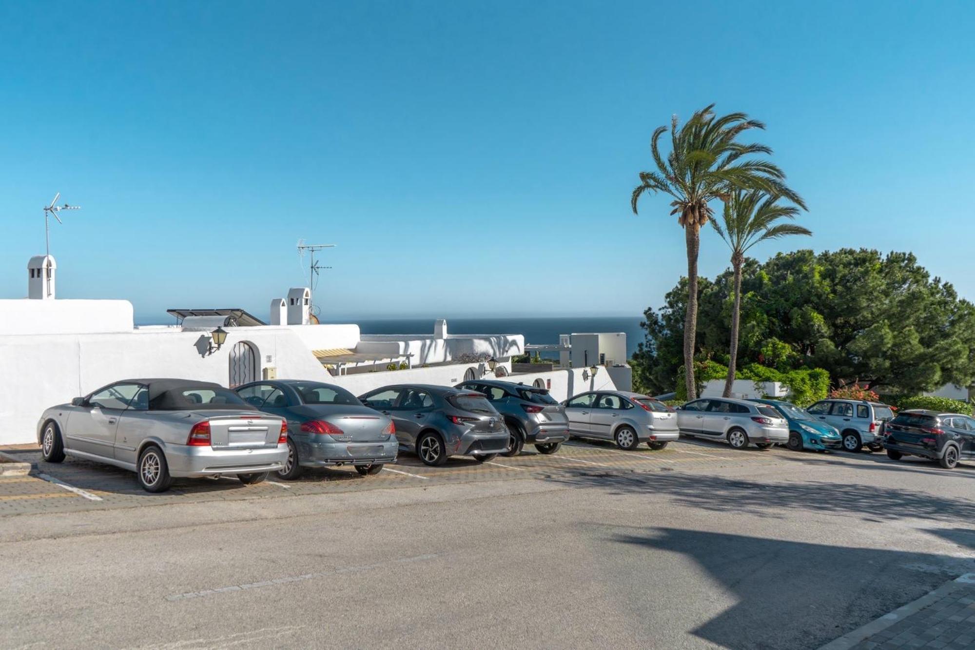 Lovely Townhouse, Swimming Pool * Marbella