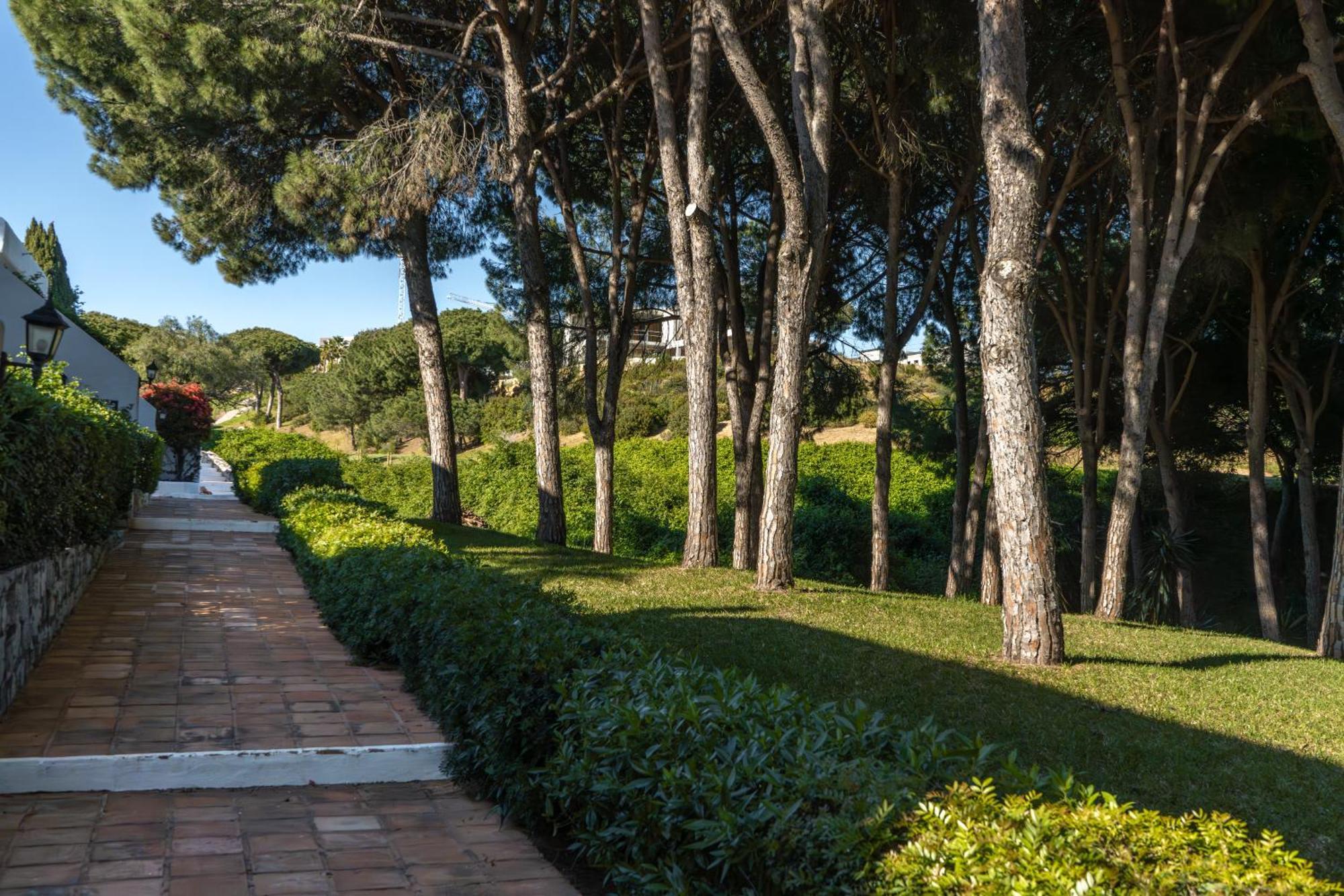 Lovely Townhouse, Swimming Pool Marbella